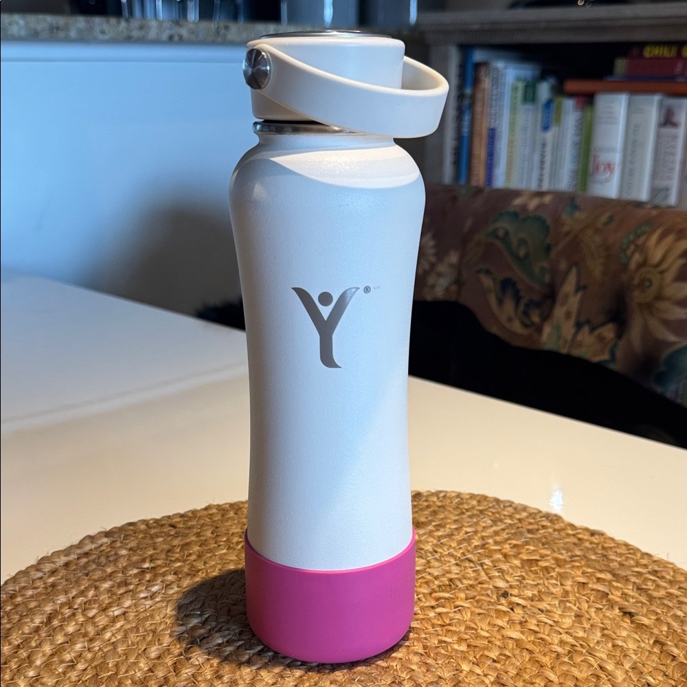 DYLN White 32oz Insulated Water Bottle